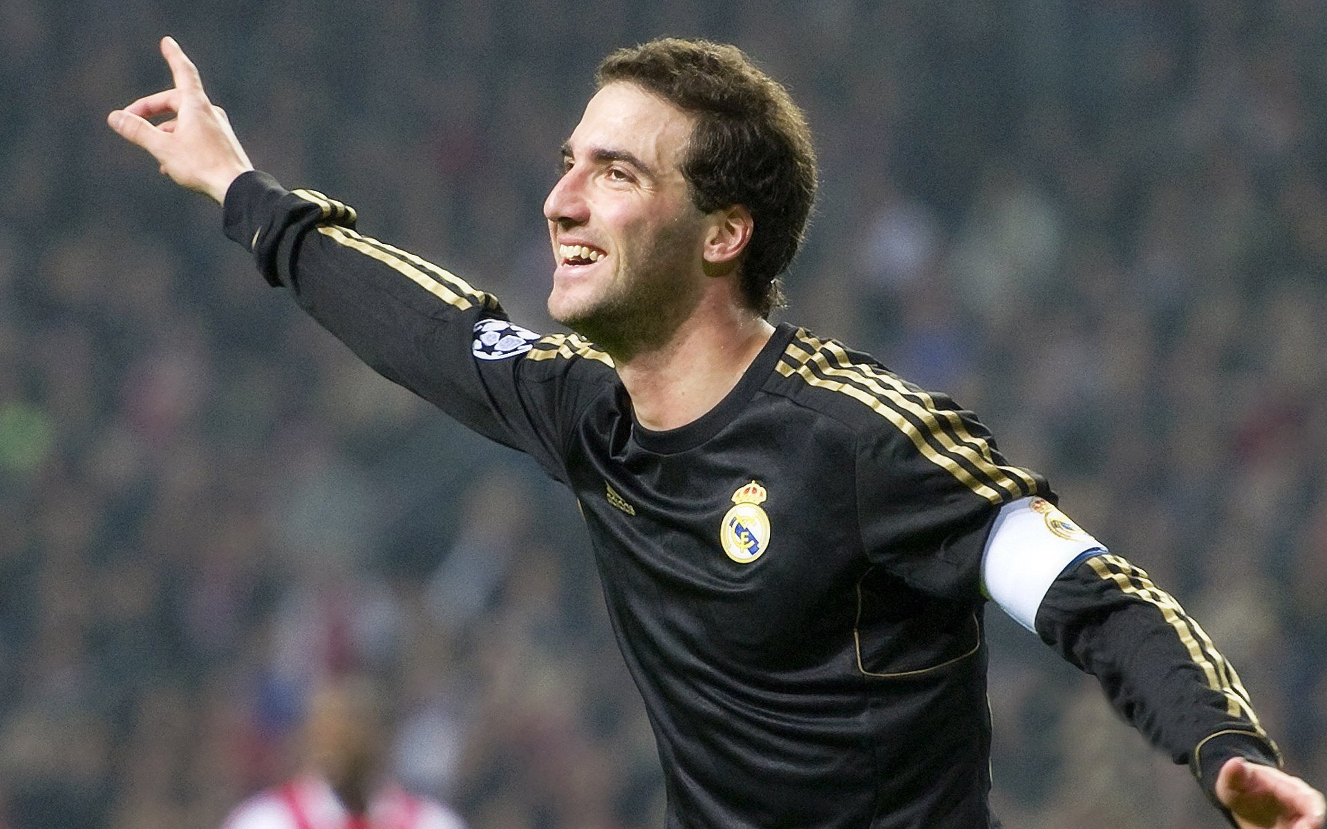 伦纳德爆发，当沉默的刀锋切开决胜局的夜