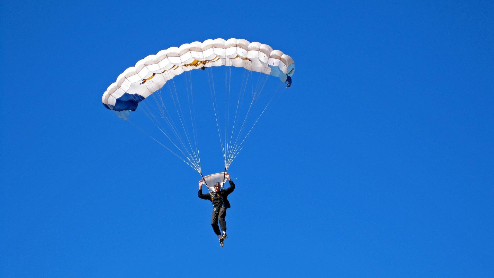 当篮球场成为世界缩影，NBA季后赛与地缘封锁的平行叙事